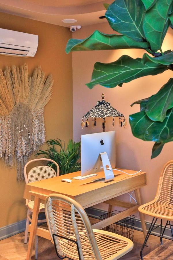 Luff Boutique - Adult Only 2*